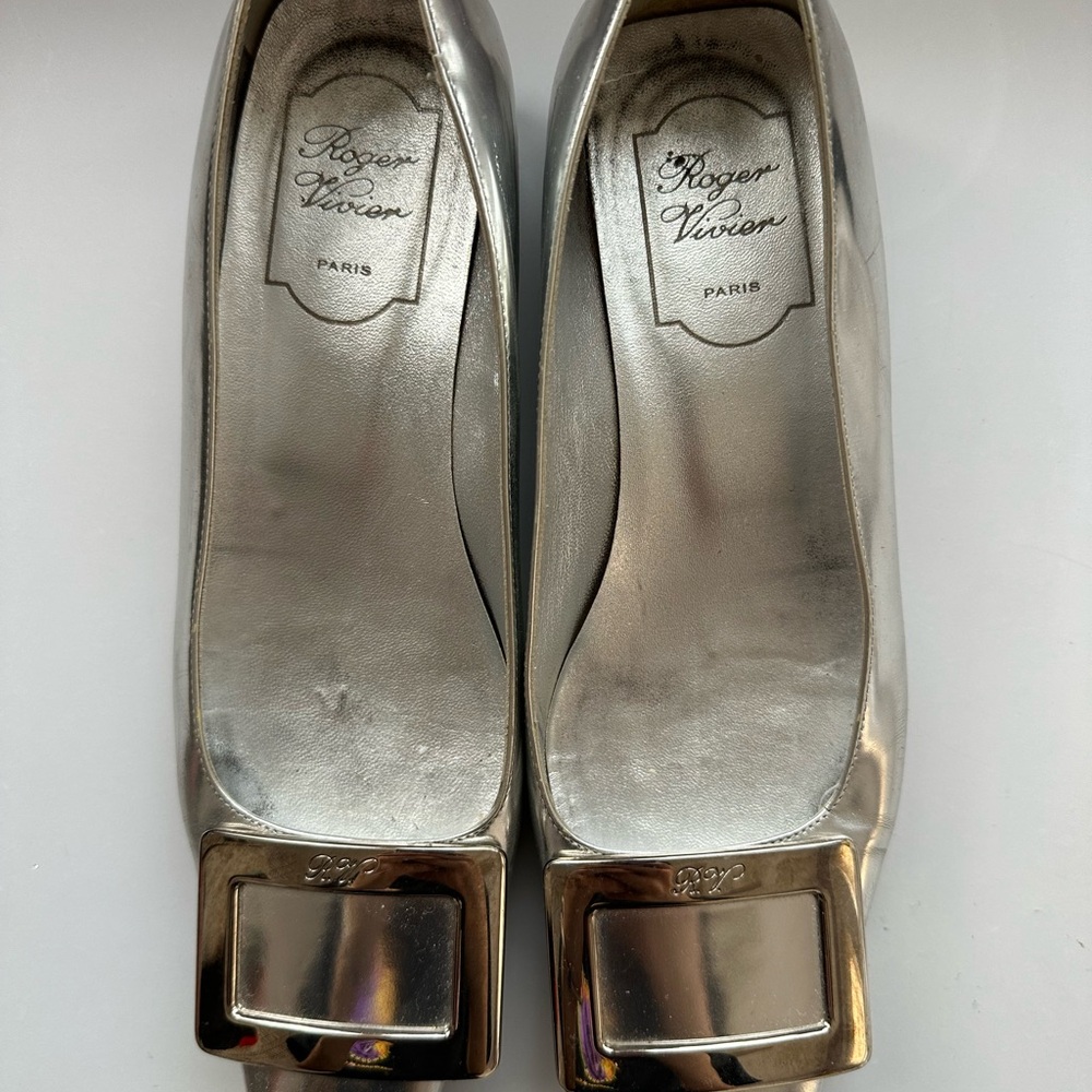 Roger Vivier Silver Metallic Square-Toe Flats with Signature Buckle